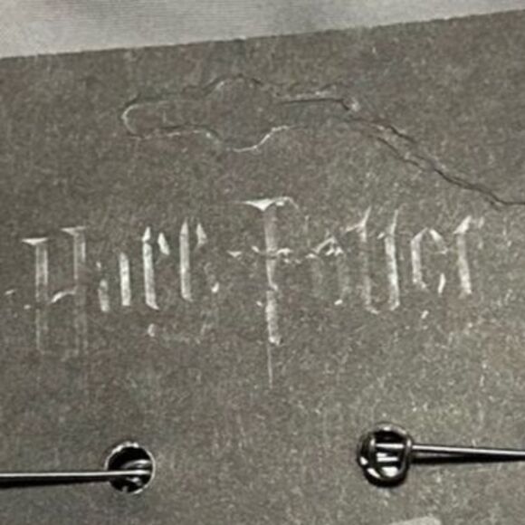 Harry Potter Set of 4‎ Pins- New - Picture 2 of 2